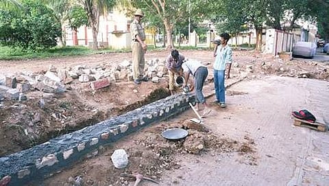 ಚಾಮರಾಜಪೇಟೆಯಲ್ಲಿನ ರಾಮೇಶ್ವರ ದೇವಾಲಯದ ಗೋಡೆ
