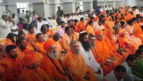 ಸಮಾಲೋಚನಾ ಸಭೆಯಲ್ಲಿ ಭಾಗವಹಿಸಿದ್ದ ಮಠಾಧೀಶರು
