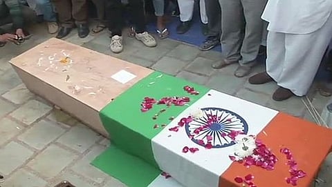 ಹುತಾತ್ಮ ಸಿಆರ್ ಪಿಎಫ್ ಯೋಧರಿಗೆ ಶ್ರದ್ಧಾಂಜಲಿ ಲೋಕಸಭೆಯಲ್ಲಿ ಪಾಕ್ ವಿರೋಧಿ ಘೋಷಣೆ