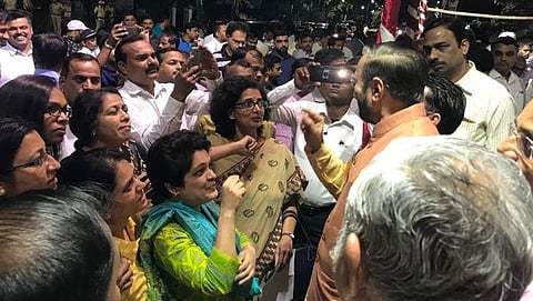 ಪುಣೆಯಲ್ಲಿ ಪೋಷಕರೊಂದಿಗೆ ಕೇಂದ್ರ ಸಚಿವ ಪ್ರಕಾಶ್ ಜಾವಡೇಕರ್