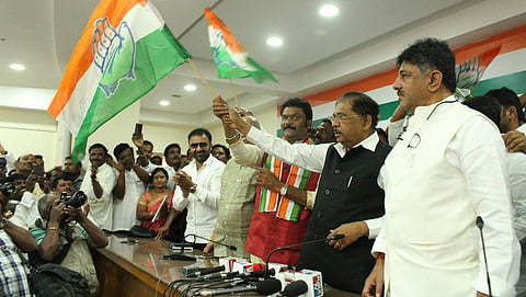 ಕಾಂಗ್ರೆಸ್ ಪಕ್ಷಕ್ಕೆ ಸೇರ್ಪಡೆಯಾದ ಆನಂದ್ ಸಿಂಗ್