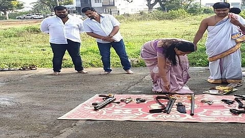 ಪೂಜೆ ಮಾಡುತ್ತಿರುವುದು
