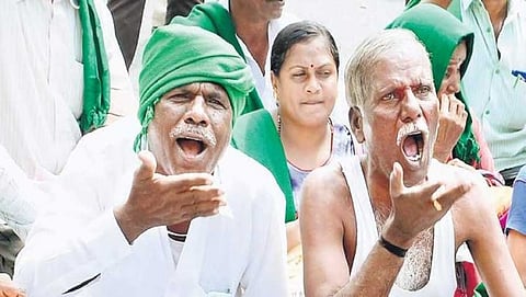 ಬೆಂಗಳೂರಿನಲ್ಲಿ ಪ್ರತಿಭಟನೆ ನಡೆಸಿದ ರೈತರು