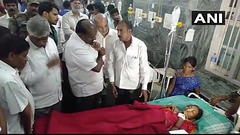 ಆಸ್ಪತ್ರೆಗೆ ಭೇಟಿ ನೀಡಿದ ಸಿಎಂ ಕುಮಾರಸ್ವಾಮಿ