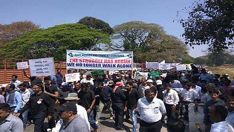 ಮೈಸೂರಿನಲ್ಲಿಂದು ಕೊಡವರು  ನಡೆಸಿದ ಬೃಹತ್ ಪ್ರತಿಭಟನಾ ಮೆರವಣಿಗೆಯ ಚಿತ್ರ