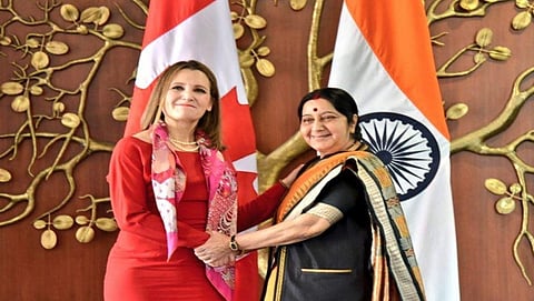 ನವದೆಹಲಿ: ಕೆನಡಿಯನ್ ವಿದೇಶಾಂಗ ಸಚಿವ ಸಚಿವೆ ಕ್ರಿಸ್ಟಿಯಾ ಫ್ರೀಲ್ಯಾಂಡ್  ಸುಷ್ಮಾ ಸ್ವರಾಜ್ ಭೇಟಿ, ದ್ವಿಪಕ್ಷೀಯ ಸಂಬಂಧದ ಕುರಿತು ಮಾತುಕತೆ