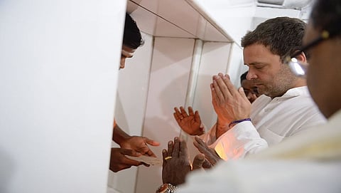 ಗೋಡಚಿ ವೀರಭದ್ರ ಸ್ವಾಮಿ ದೇವಸ್ಥಾನಕ್ಕೆ ಭೇಟಿ ನೀಡಿ ದೇವರ ದರ್ಶನ ಪಡೆದ ರಾಹುಲ್