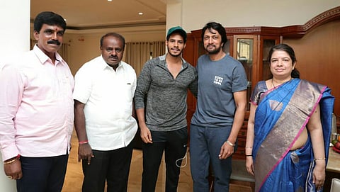 ಸಾಮಾಜಿಕ ಜಾಲತಾಣಗಳಲ್ಲಿ ಹರಿದಾಡುತ್ತಿರುವ ಫೋಟೋ