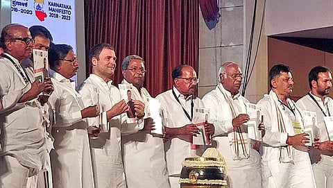 ಚುನಾವಣಾ ಪ್ರಣಾಳಿಕೆ ಬಿಡುಗಡೆ ಮಾಡಿದ ರಾಹುಲ್ ಗಾಂಧಿ
