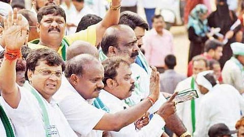 ತೀವ್ರ ಜ್ವರದಿಂದ ಬಳಲುತ್ತಿದ್ದರೂ ವಿಧಾನಸಭಾ ಚುನಾವಣೆ ಕೊನೆ ಹಂತದ ಬಹಿರಂಗ ಪ್ರಚಾರದಲ್ಲಿ ಪಾಲ್ಗೊಂಡಿದ್ದ ಹೆಚ್.ಡಿ.ಕುಮಾರಸ್ವಾಮಿ