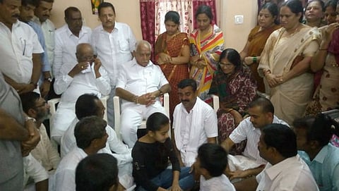 ಅಭಿಮಾನಿ ಮನೆಯಲ್ಲಿ ಬಿಎಸ್ ಯಡಿಯೂರಪ್ಪ
