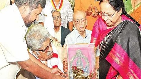 Pandit Rajeev Taranath conferred Nadoja Award