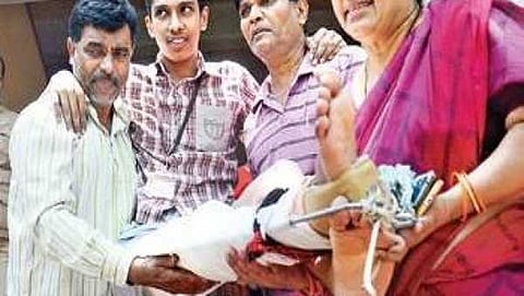 ಬೆನ್ನು ಮೂಳೆ ಮುರಿದಿದ್ದರೂ ಹೆಚ್ಚಿನ ಅಂಕ ಪಡೆದ ವಿದ್ಯಾರ್ಥಿ