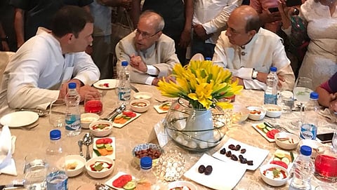 ಇಫ್ತಾರ್ ಕೂಟದಲ್ಲಿ ರಾಹುಲ್ ಗಾಂಧಿ - ಪ್ರಣಬ್ ಮುಖರ್ಜಿ