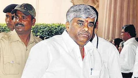 ಲೋಕೋಪಯೋಗಿ ಸಚಿವ ಹೆಚ್.ಡಿ.ರೇವಣ್ಣ