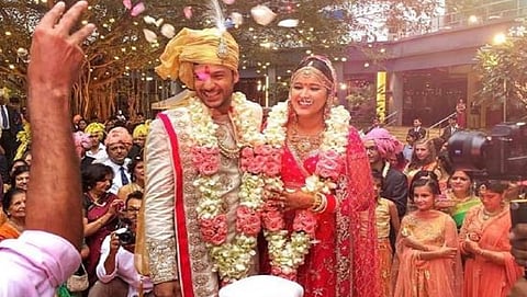 ಮಾಯಾಂಕ್ ಅಗರ್ವಾಲ್, ಆಶಿತಾ ಸೂದ್