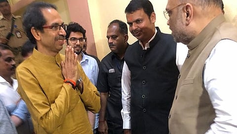 ಅಮಿತ್ ಶಾ- ಉದ್ಧವ್ ಠಾಕ್ರೆ ಗೌಪ್ಯ ಸಭೆಯಲ್ಲಿ ಫಡ್ನವೀಸ್ ಗೆ ಜಾಗವೇ ಇಲ್ಲ: ಹೊರಗೆ ಕಾಯುತ್ತಿದ್ದ ಮಹಾ ಸಿಎಂ!
