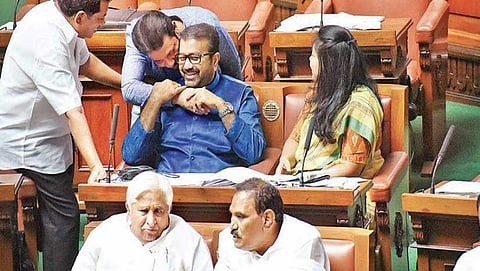 ಬಜೆಟ್ ಅಧಿವೇಶನದ ಕೊನೆಯ ದಿನ ಸದನದಲ್ಲಿ ಕಂಡು ಬಂದ ದೃಶ್ಯ