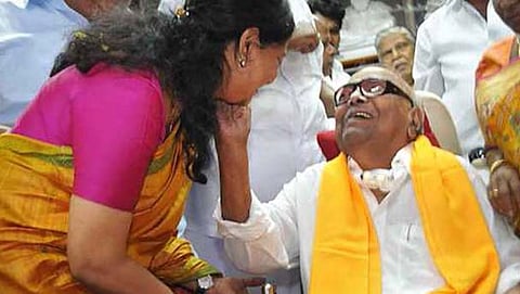 ಕಾವೇರಿ ಆಸ್ಪತ್ರೆ ಮುಂದೆ ಡಿಎಂಕೆ ಕಾರ್ಯಕರ್ತರ ದಂಡು
