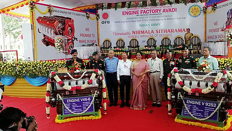 ಇಂಜಿನ್ ಹಸ್ತಾಂತರಿಸಿದ ಕೇಂದ್ರ ಸಚಿವೆ ನಿರ್ಮಲಾ ಸೀತಾರಾಮನ್