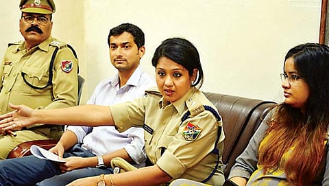 ಆರ್ ಪಿಎಫ್ ರಕ್ಷಣಾ  ಆಯುಕ್ತೆ ದೆಬಾಸ್ಮಿತಾ ಚಟ್ಟೋಪಾಧ್ಯಾಯ