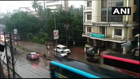 ಮಂಗಳೂರಿನಲ್ಲಿ ಸುರಿಯುತ್ತಿರುವ ಭಾರೀ ಮಳೆ