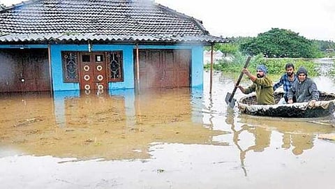 ಭಾರೀ ಮಳೆಗೆ ಕರ್ನಾಟಕ ತತ್ತರ: ಮಂಜಿನ ಜಿಲ್ಲೆ ಕೊಡಗಿನಲ್ಲಿ ಶತಮಾನದ ಪ್ರಳಯ