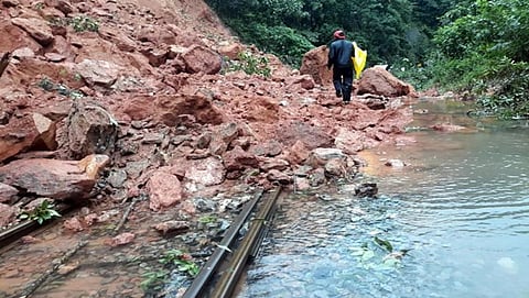 ಗುಡ್ಡ ಕುಸಿತ
