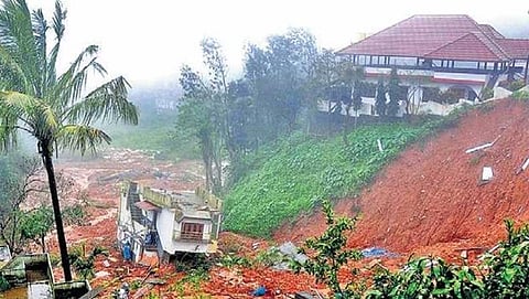 ಕೊಡಗು, ಚಿಕ್ಕಮಗಳೂರಿನಲ್ಲಿ ಮತ್ತೆ ಮಳೆಯ ಆರ್ಭಟ: ಹಲವೆಡೆ ಭೂಕುಸಿತ