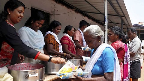 ನಿರಾಶ್ರಿತ ಶಿಬಿರವಾಗಿ ಮಾರ್ಪಟ್ಟಿರುವ ಶಾಲೆ