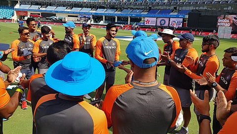 ಟೀಂ ಇಂಡಿಯಾ ಕ್ಯಾಪ್ ಪಡೆದು ಪದಾರ್ಪಣೆ ಮಾಡಿದ ಖಲೀಲ್