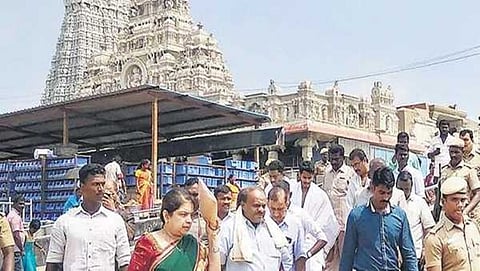 ತಿರುಚಂದೂರು ದೇವಾಲಯದಲ್ಲಿ ಸಿಎಂ ಕುಮಾರಸ್ವಾಮಿ ಕುಟುಂಬ