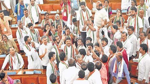 ಮೇಯರ್ ಚುನಾವಣೆ ವೇಳೆ ಬಿಜೆಪಿ ಮತ್ತು ಕಾಂಗ್ರೆಸ್ ಸದಸ್ಯರ ವಾಗ್ವಾದ