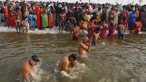 ಕುಂಭಮೇಳದಲ್ಲಿ ಭಾಗವಹಿಸಿದ ಭಕ್ತರು