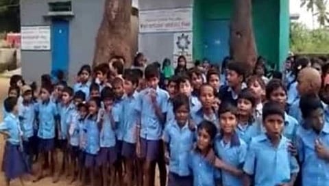 ವರ್ಗಾವಣೆ ವಿರೋಧಿ ಮಕ್ಕಳ ಆಕ್ರಂಧನ
