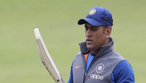 ಎಂ ಎಸ್ ಧೋನಿಯವರು ತಮ್ಮ ವೃತ್ತಿಬದುಕಿನ ಎಲ್ಲಾ ರೀತಿಯ ಕ್ರಿಕೆಟ್ ನಲ್ಲಿ 17 ಸಾವಿರಕ್ಕೂ ಅಧಿಕ ರನ್ ಗಳಿಸಿದ್ದಾರೆ.