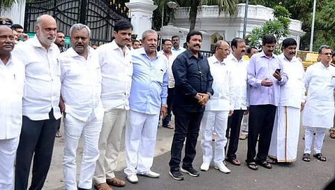 ಅನರ್ಹ ಶಾಸಕರು