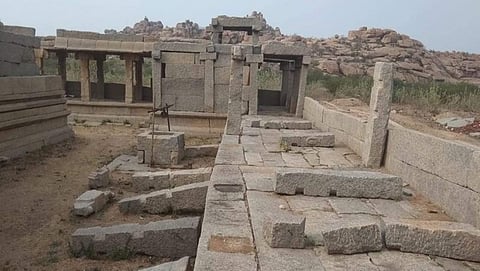 ಹಂಪಿ: ಅಮೂಲ್ಯ ಸ್ಮಾರಕಗಳನ್ನು ನೆಲಕ್ಕುರುಳಿಸಿದ ಕಿಡಿಗೇಡಿಗಳು: ಸ್ಥಳೀಯರಿಂದ ಆಕ್ರೋಶ