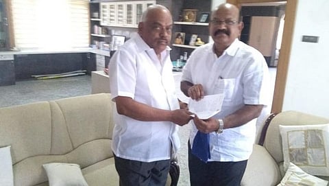 ಶಾಸಕ ಉಮೇಶ್ ಜಾಧವ್ ರಾಜೀನಾಮೆ ನೀಡಿದ್ದ ಸಂದರ್ಭ