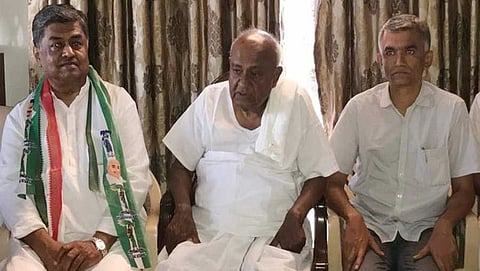 ಎಚ್.ಡಿದೇವೇಗೌಡ, ಕೃಷ್ಣ ಭೈರೇಗೌಡ ಮತ್ತು ಬಿ.ಕೆ ಹರಿಪ್ರಸಾದ್