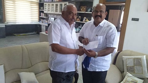 ಸ್ಪೀಕರ್ ರಮೇಶ್ ಕುಮಾರ್ ಅವರಿಗೆ ರಾಜಿನಾಮೆ ಪತ್ರ ಸಲ್ಲಿಸಿದ ಉಮೇಶ್ ಜಾಧವ್