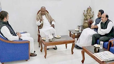 ಜೆಡಿಎಸ್ ವರಿಷ್ಠ ಹೆಚ್ ಡಿ ದೇವೇಗೌಡರ ನಿವಾಸದಲ್ಲಿ ನಡೆದ ಮಾತುಕತೆಯಲ್ಲಿ ರಾಹುಲ್ ಗಾಂಧಿ, ಕೆ ಸಿ ವೇಣುಗೋಪಾಲ್ ಮತ್ತು ಡ್ಯಾನಿಶ್ ಆಲಿ