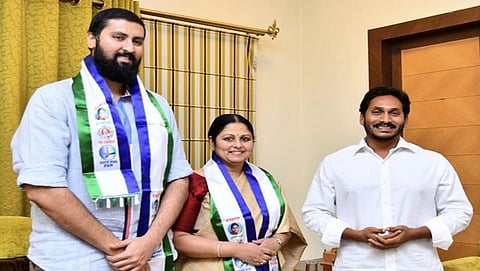 ಜಗನ್ ಮೋಹನ್ ರೆಡ್ಡಿ ಪಕ್ಷ ಸೇರಿದ ನಟಿ ಜಯಸುಧಾ ಪುತ್ರ ನಿಹಾರ್
