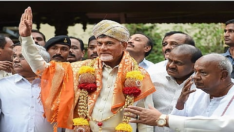 ಚಂದ್ರಬಾಬು ನಾಯ್ಡು-ಕುಮಾರಸ್ವಾಮಿ, ದೇವೇಗೌಡ