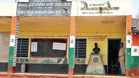 ಮತಗಟ್ಟೆಯಲ್ಲಿ ಕಂಡುಬಂದ ನೀರವ ದೃಶ್ಯ