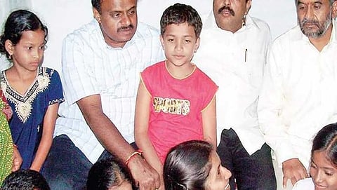 2007ರಲ್ಲಿ ಕುಮಾರಸ್ವಾಮಿ ಗ್ರಾಮವಾಸ್ತವ್ಯದ ಒಂದು ಚಿತ್ರ