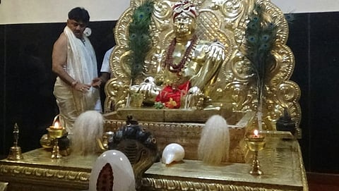 ವಿಶೇಷ ಪೂಜೆಯಲ್ಲಿ ನಿರತ ಸಚಿವ ಡಿ ಕೆ ಶಿವಕುಮಾರ್