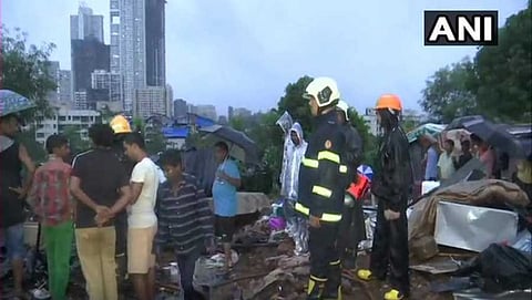 ಮುಂಬೈನಲ್ಲಿ ಭಾರೀ ಮಳೆ: ಗೋಡೆ ಕುಸಿದು 18 ಸಾವು, ಸಾರ್ವತ್ರಿಕ ರಜೆ ಘೋಷಣೆ