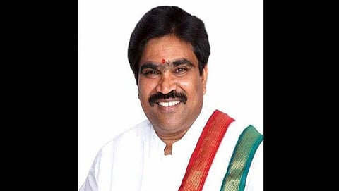 ಸಮ್ಮಿಶ್ರ ಸರ್ಕಾರದ ಮತ್ತೊಂದು ವಿಕೆಟ್ ಪತನ: ರಾಜ್ಯಪಾಲರಿಗೆ ರಾಜೀನಾಮೆ ಪತ್ರ ರವಾನೆ ಮಾಡಿದ ಶಾಸಕ, ಸಚಿವ!