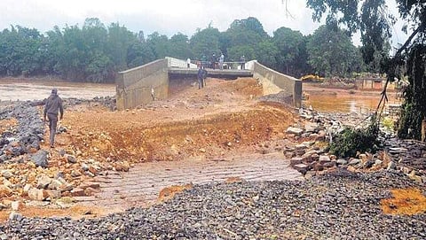 ಬೆಳಗಾವಿಯಲ್ಲಿ ಕೊಚ್ಚಿ ಹೋದ ಸೇತುವೆ